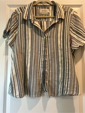 Old Ranch Striped Short-Sleeve Button-Down Top in Navy & Cream